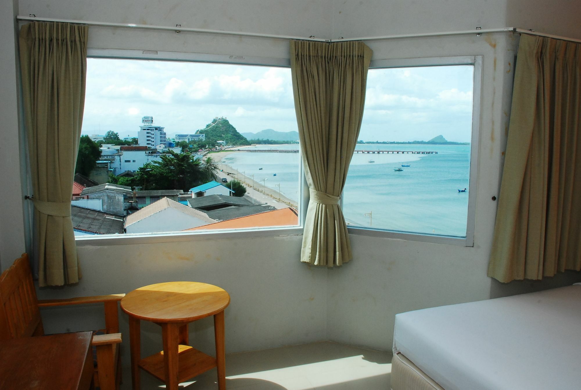 Prachuap Beach Hotel Prachuap Khiri Khan Exterior photo